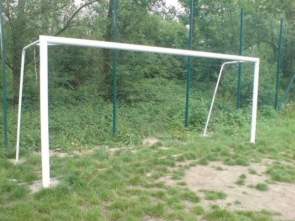Bramka do piłki nożnej stacjonarna stalowa 7,32x2,44m 9444