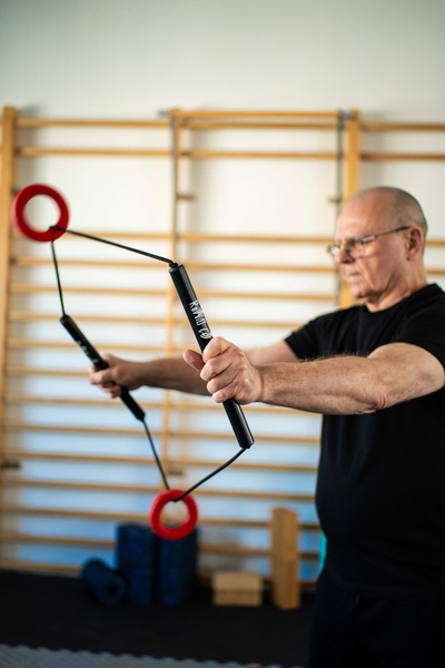 Rotatio – przyrząd do ćwiczeń w domu na kręgosłup i koordynację Czerwony