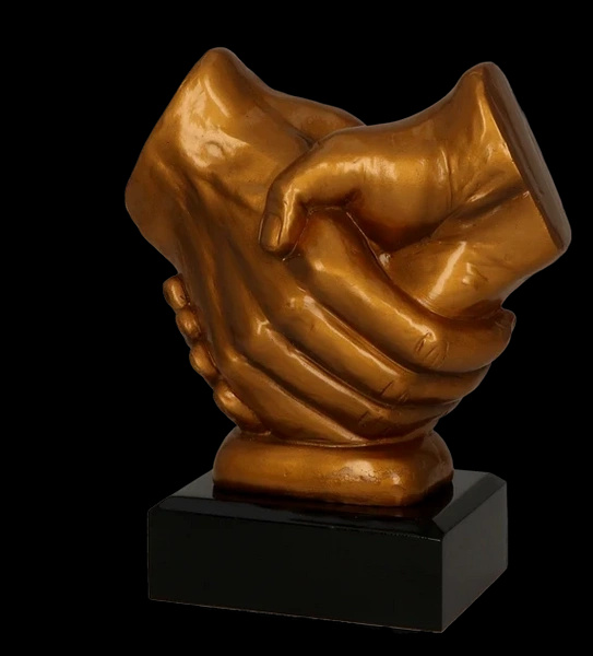 Statuetka odlewana - uścisk dłoni