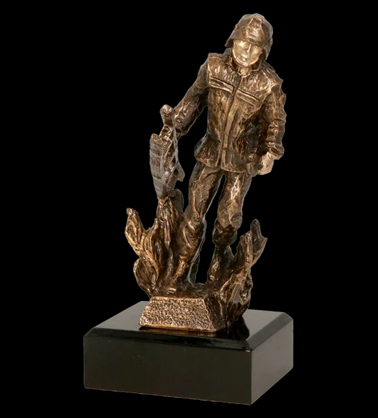 Statuetka odlewana - strażak
